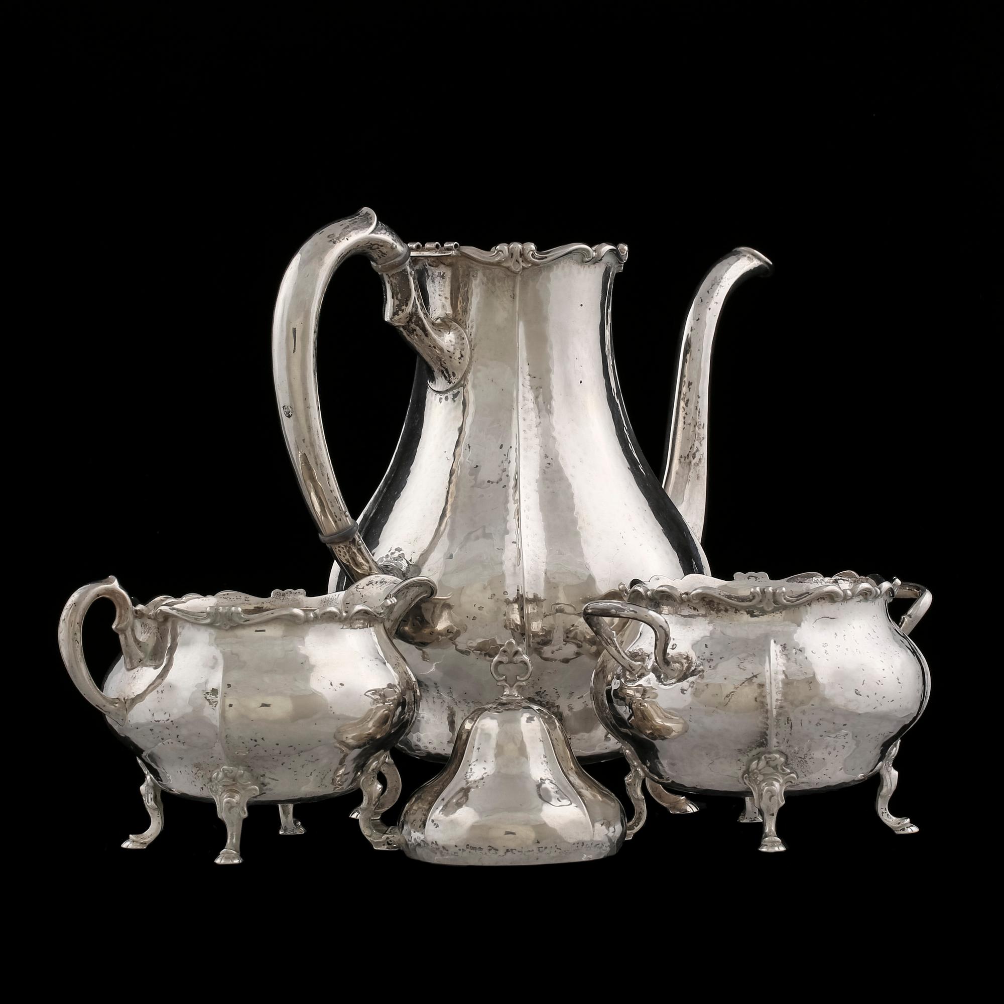 KAFFESERVIS, 3 delar, rokokostil, Göteborg, 1920. Total vikt ca 800 gram.