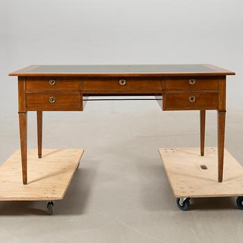 Desk in the Gustavian style, first half of the 20th century.