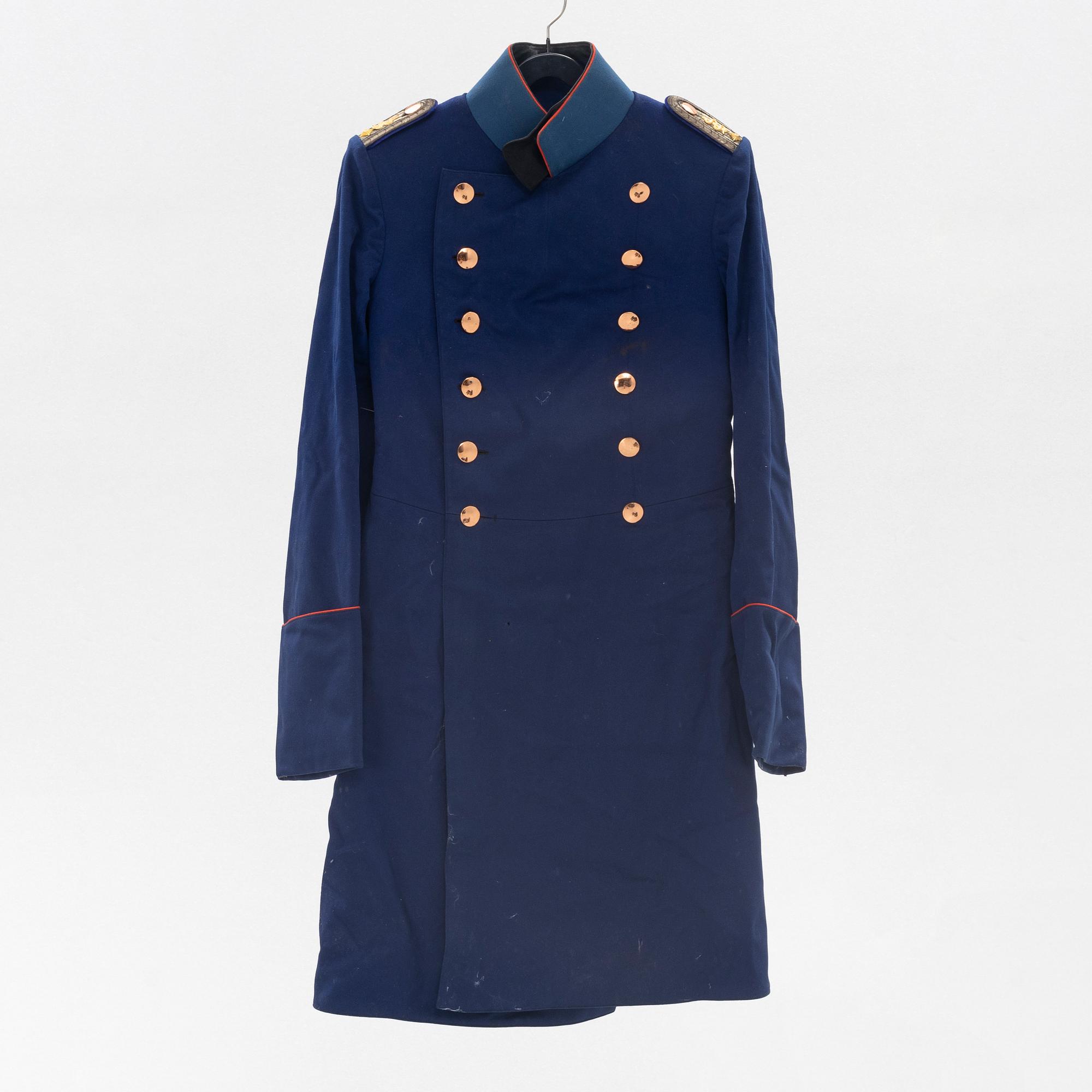 A lot with uniforms parts for German WWI medical officer.