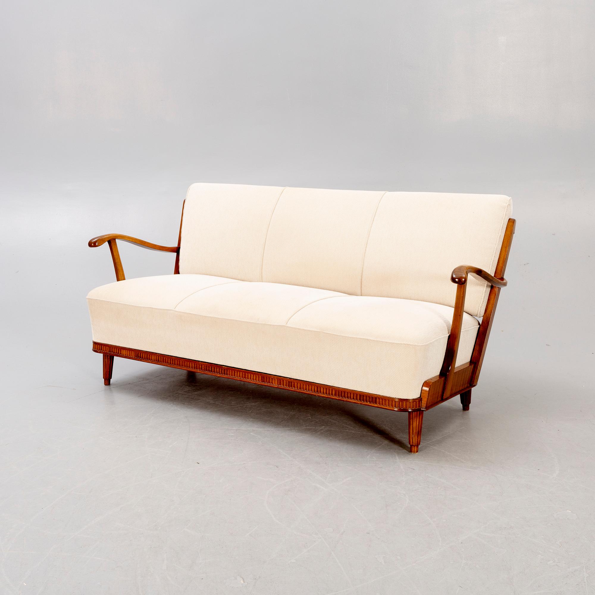 A Svante Skogh 1940s sofa Förenade möbelfabrikerna Linköping.