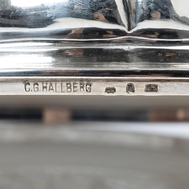 C.G. Hallberg, Terrin med lock, silver, rokokostil, Stockholm 1910.