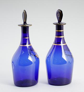 KARAFFER, 1 par, glas, sk Bristol blue, sannolikt sekelskiftet 1800.