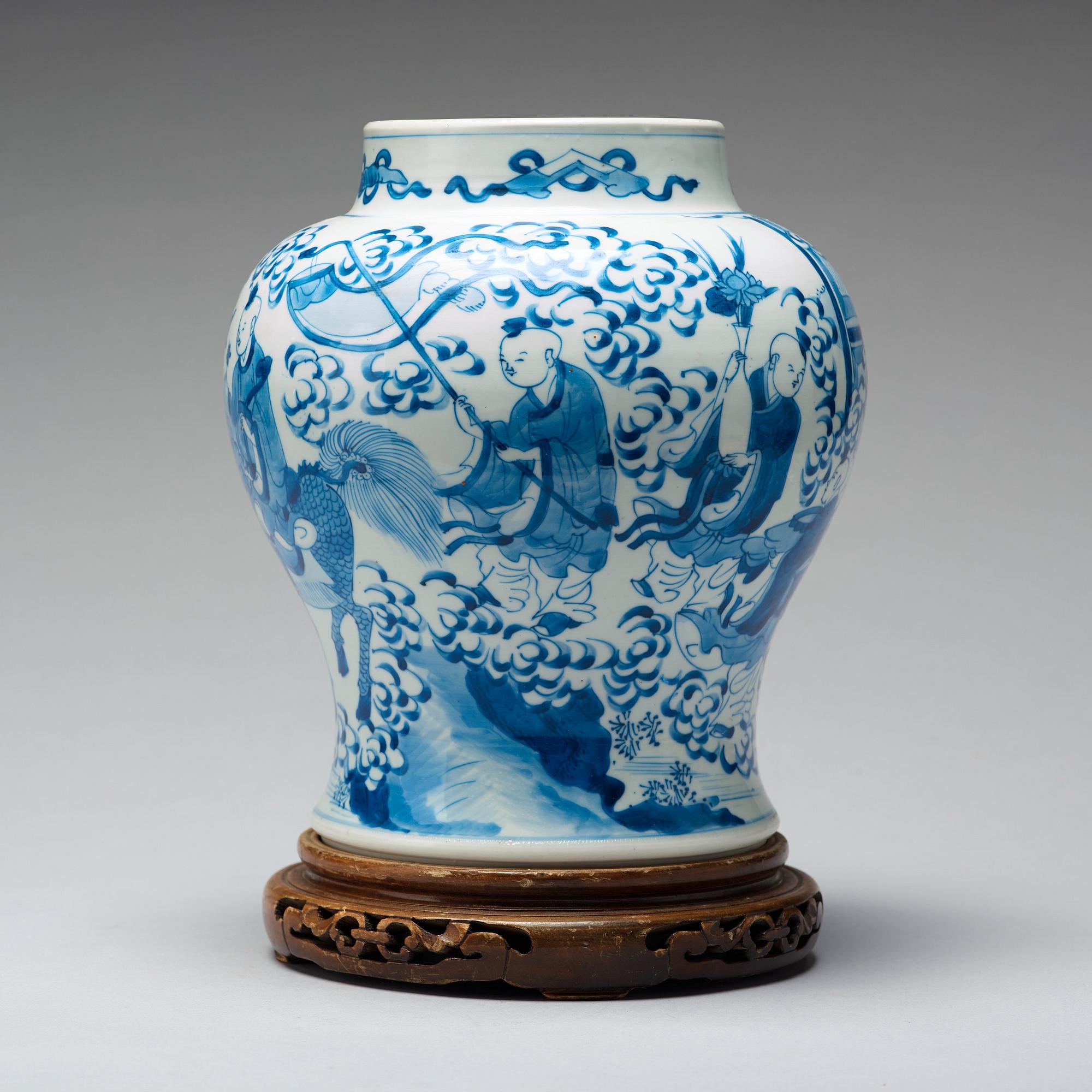 A blue and white jar, Qing dynasty, Kangxi (1662-1722).