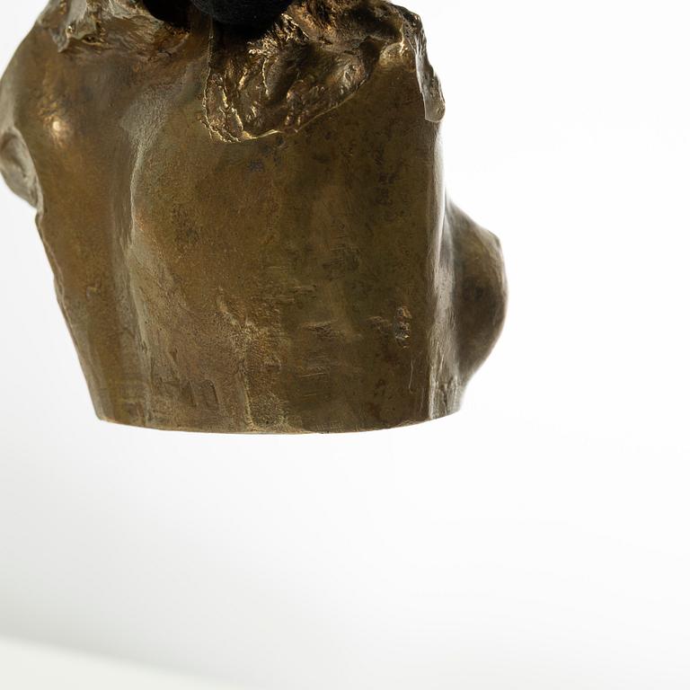 David Wretling, Bust.