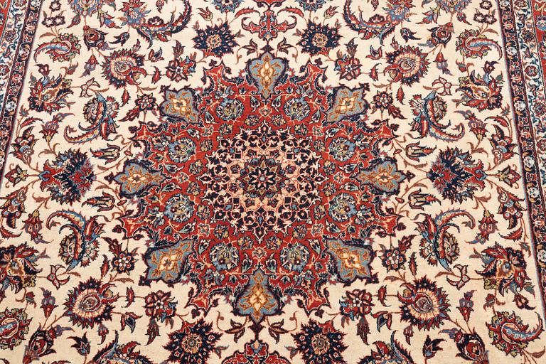 A carpet, semi-antique Esfahan, ca 336 x 212 cm.