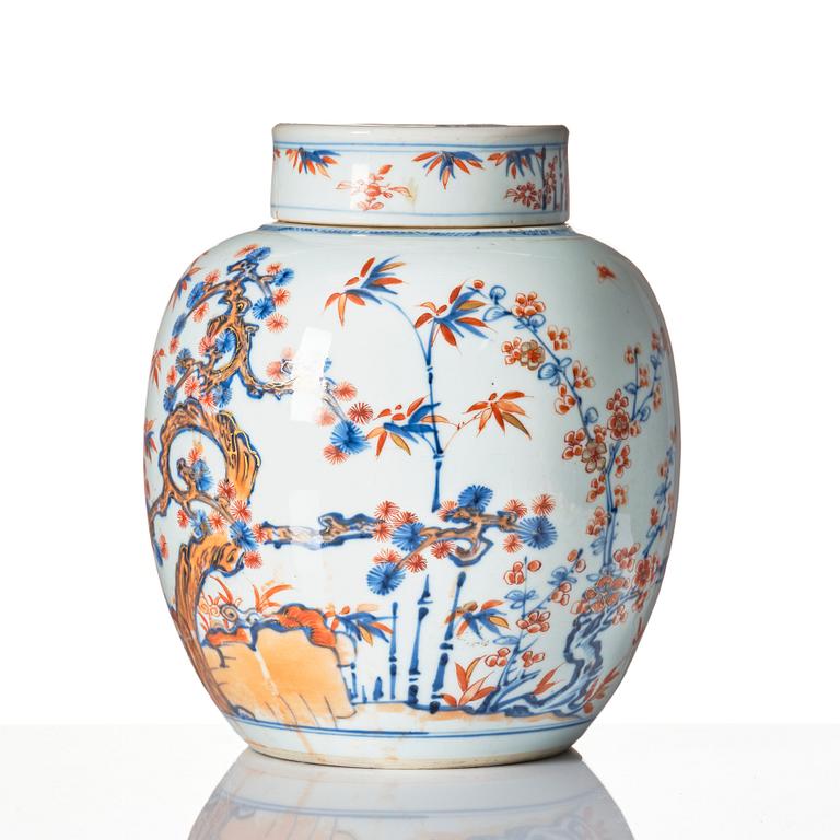 An imari jar with cover, Qing dynasty, early 18th Century.