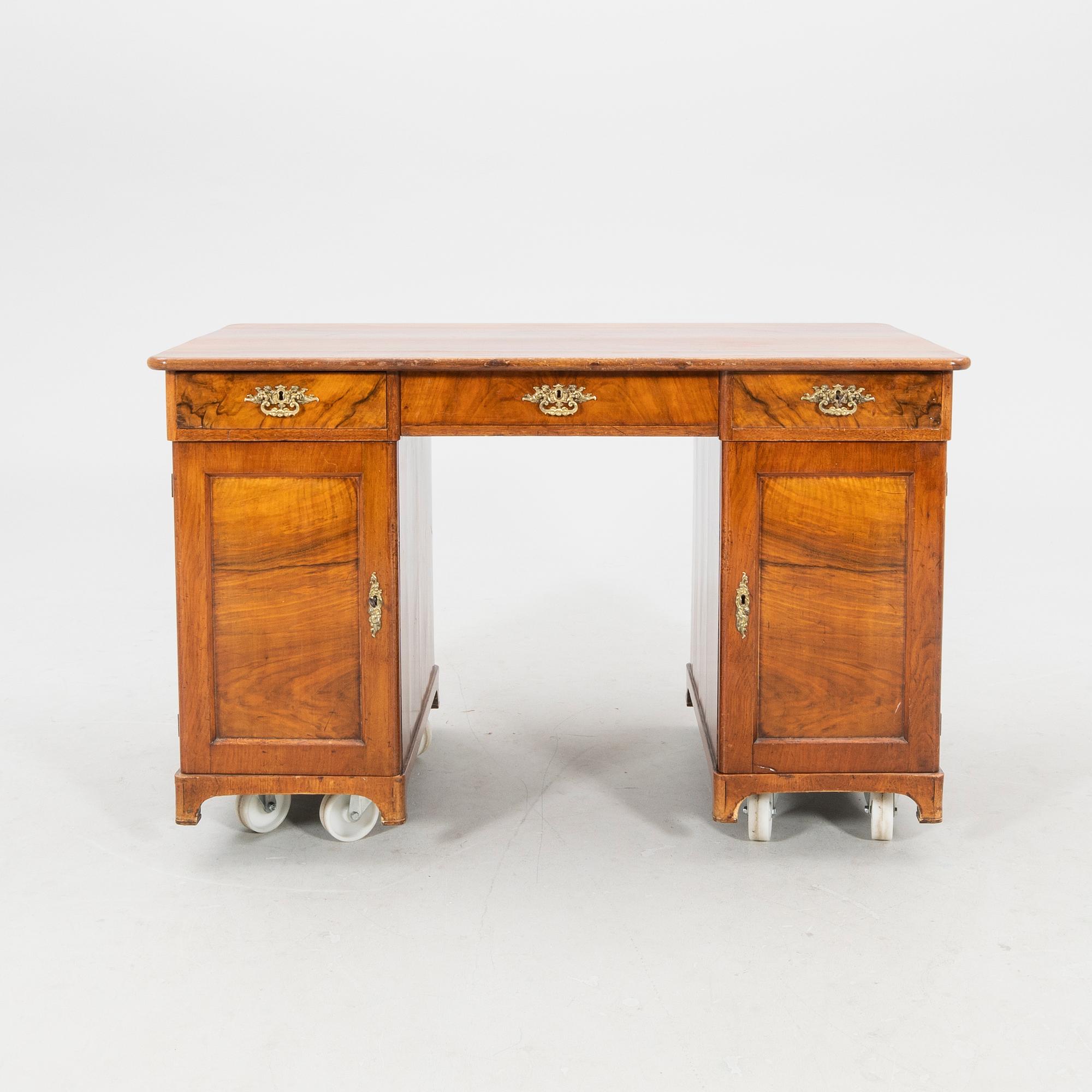 Skrivbord omkring 1900.