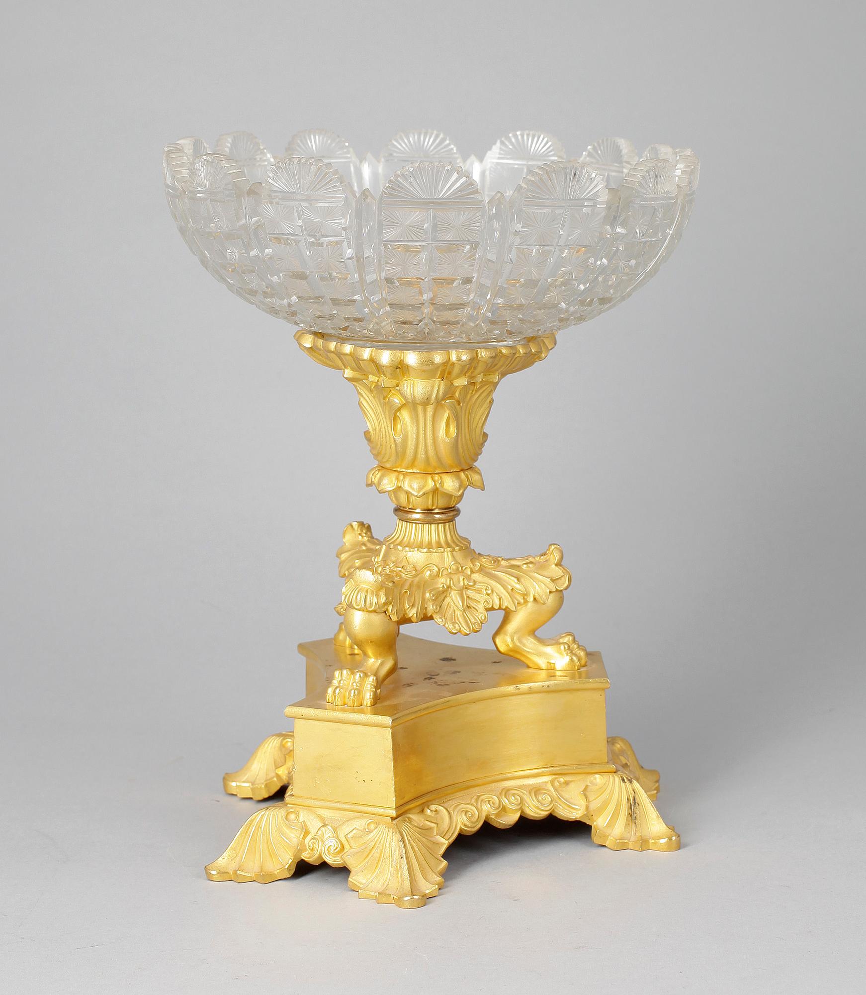 BORDSUPPSATS, glas samt mässing, senempir, 1800-talets första hälft/mitt.