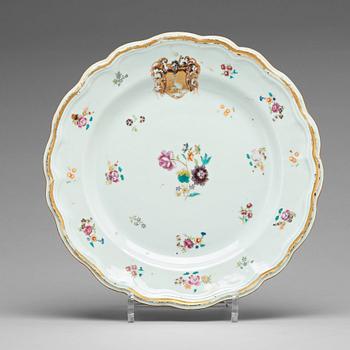 A famille rose armorial dish, Qing dynasty, Qianlong (1736-95).