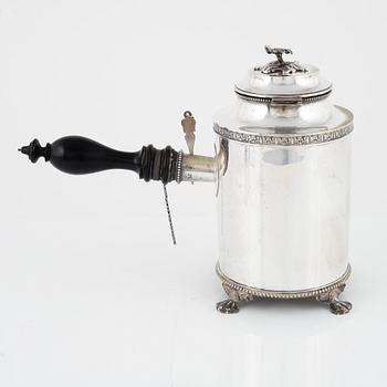 Jacob Engelbert Torsk, a late Gustavian style silver coffee pot and a creamer, Stockholm, 1908-1909.