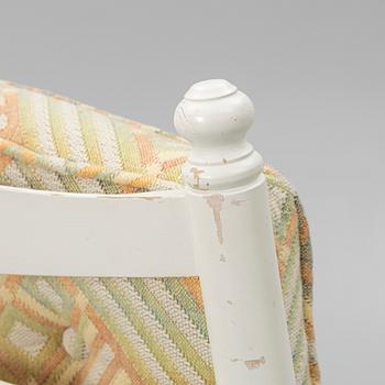 Karmstolar, ett par, sk. Gripsholmsmodell, sent 1900-tal.