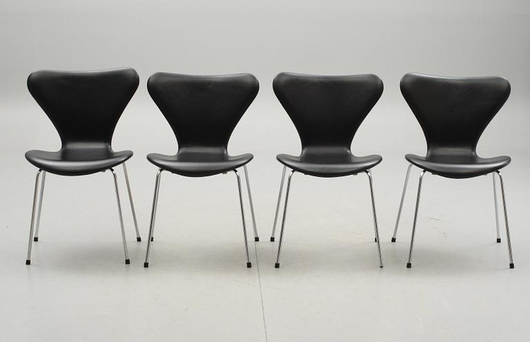 STOLAR, 4 st, "Sjuan", design Arne Jacobsen för Fritz Hansen, Danmark, 1980.