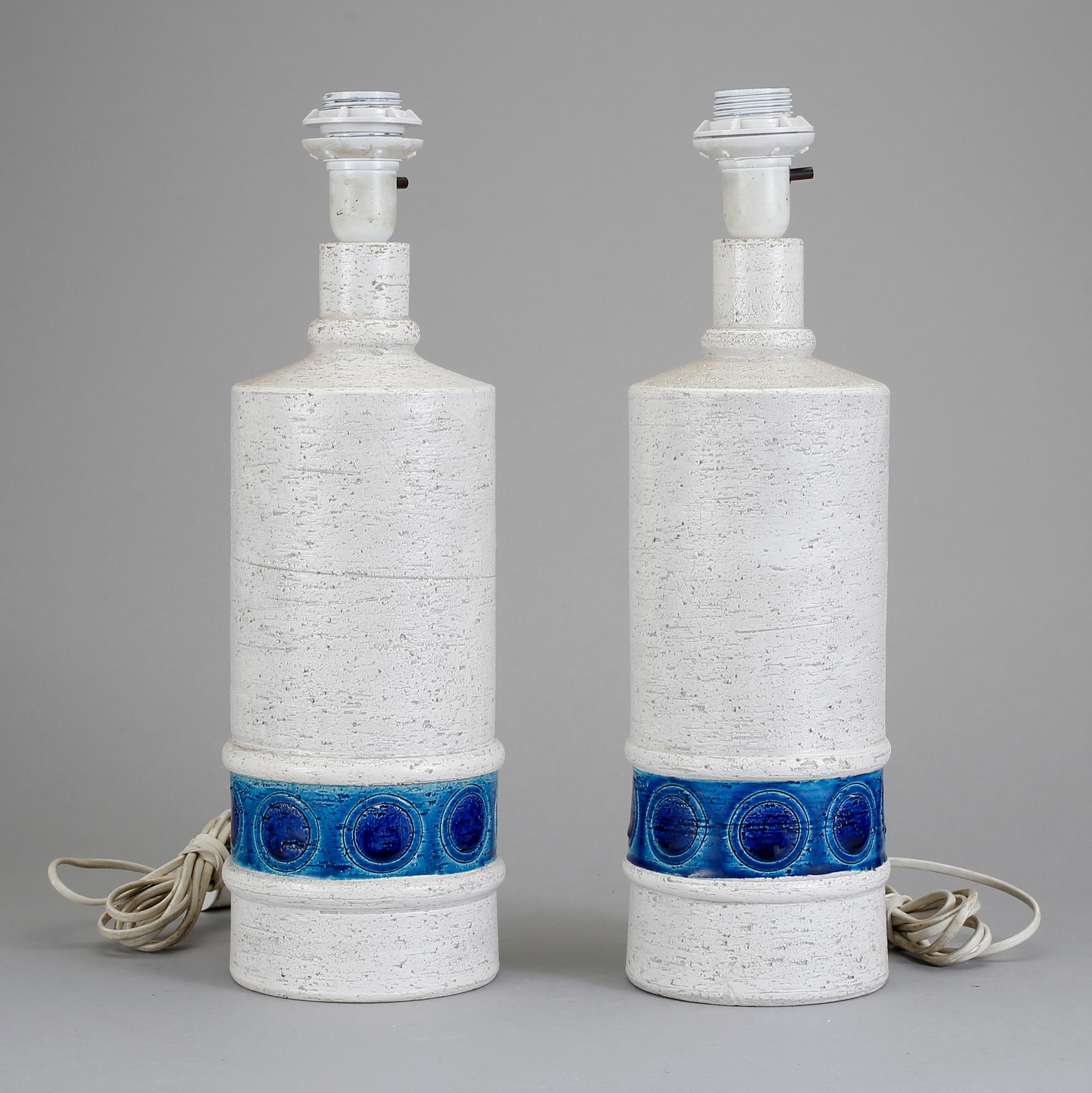 BORDSLAMPOR, ett par, keramik, 1960/70-tal.