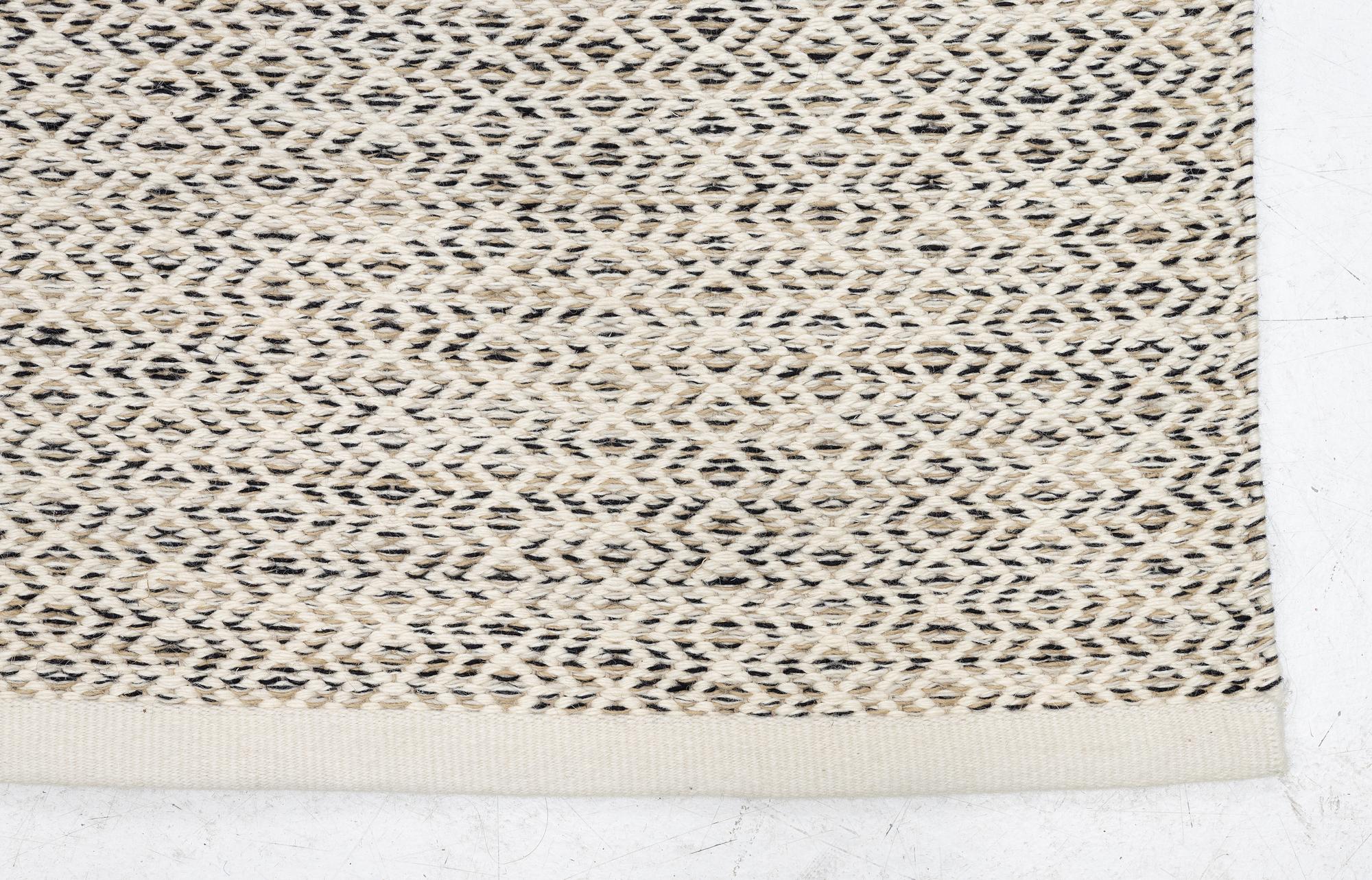 Matta, 390 x 240 cm., modern tillverkning.