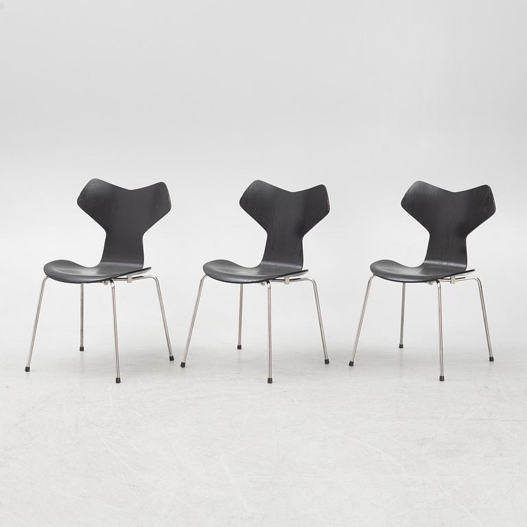 Arne Jacobsen, stolar, 3 st, "Grand Prix", Fritz Hansen, Danmark.