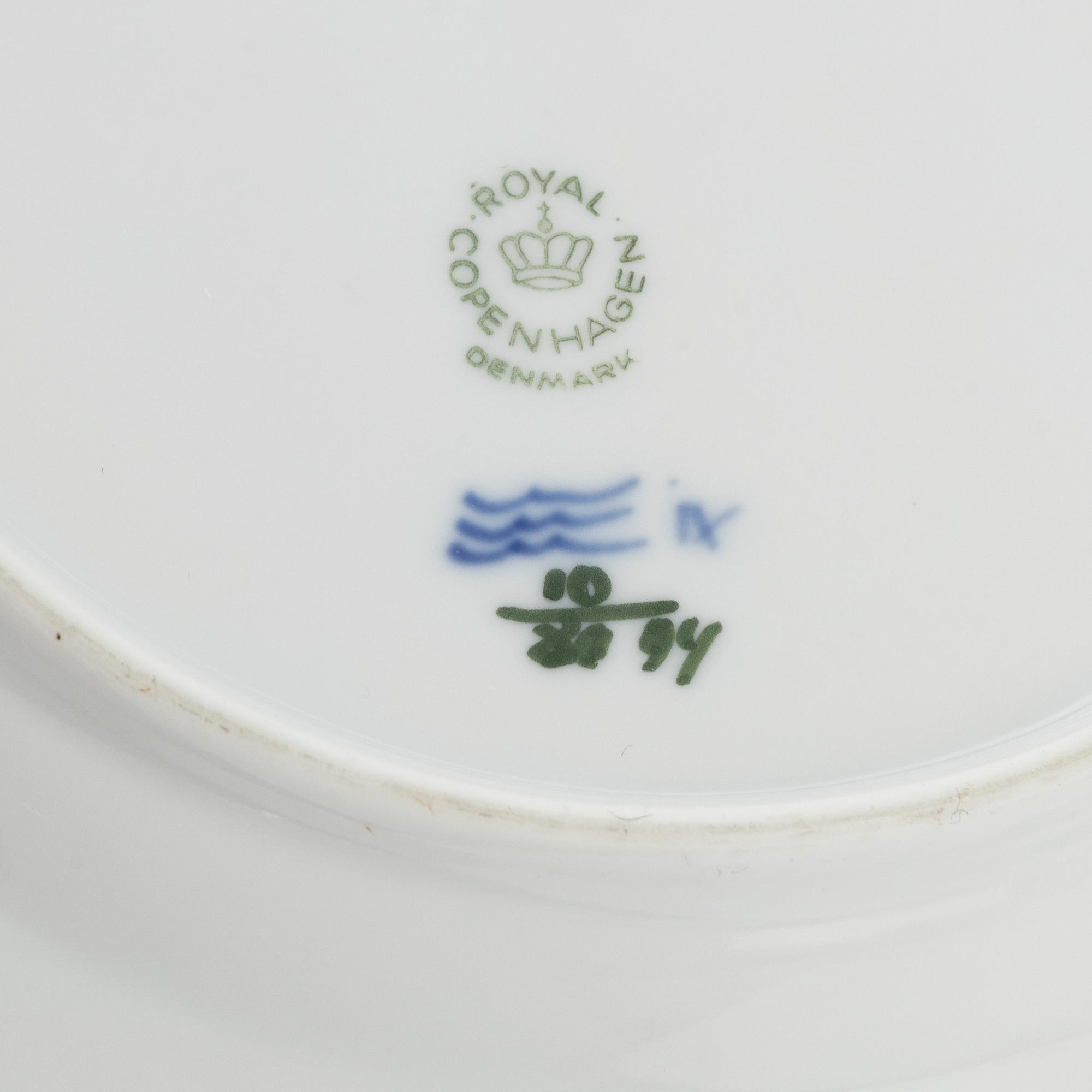 A set of 40 porcelain pieces, 'Blue flower', Royal Copenhagen, Denmark.