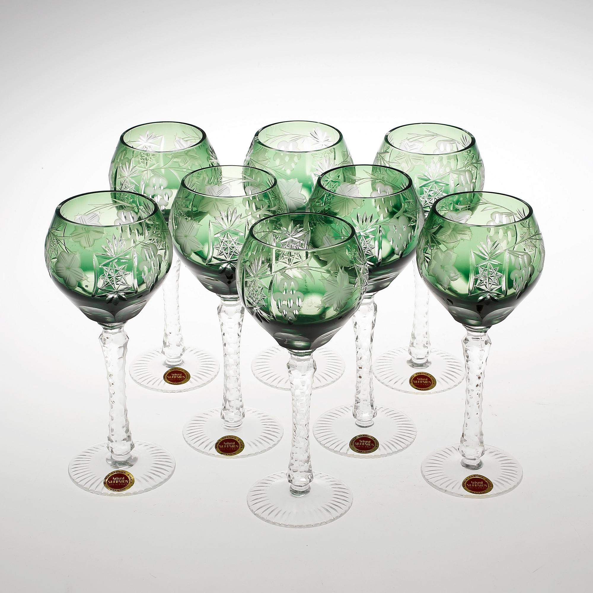 VITVINSGLAS, 8 stycken. Böhmen, 1900-talets tredje kvartal.