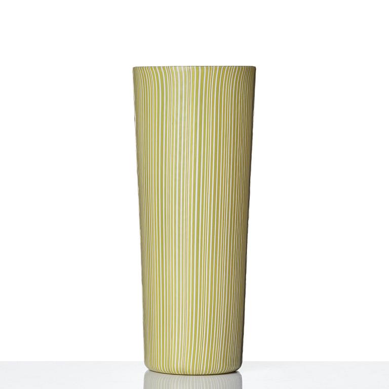 Carlo Scarpa, a rare "Tessuto bicolore" glass vase, model 4551, Venini, Murano, Italy 1945-48.