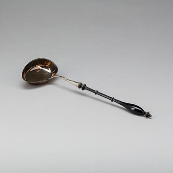Soppslev, silver. Otydliga stämplar. 1800-tal. Vikt ca 88 g.