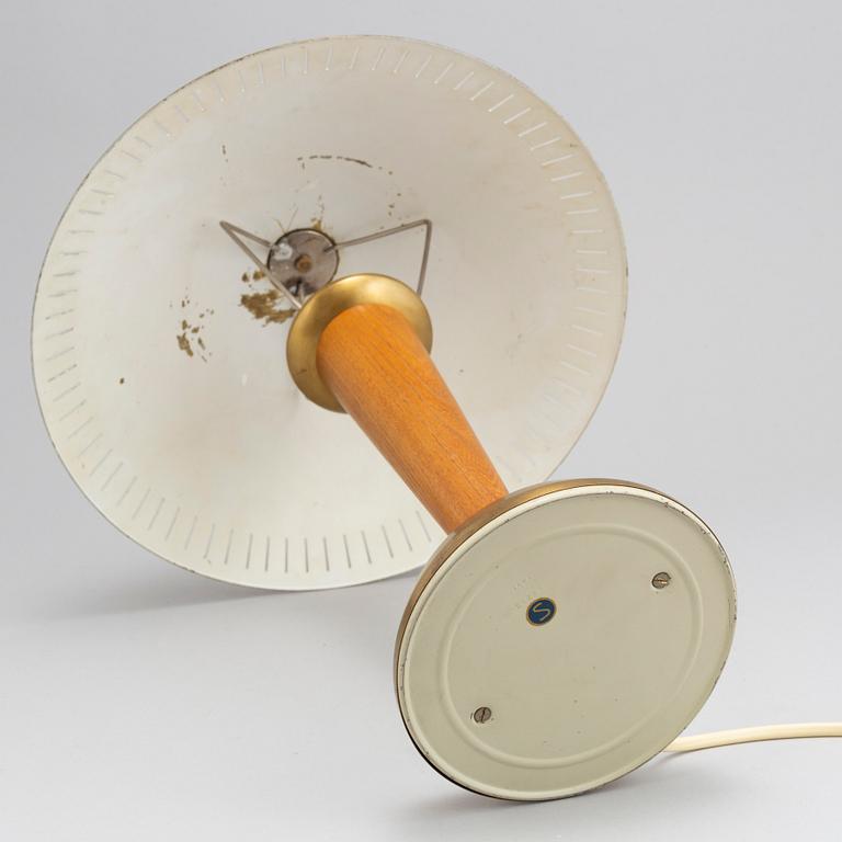 A mid 20th Century modell EA1288 table lamp from Asea.