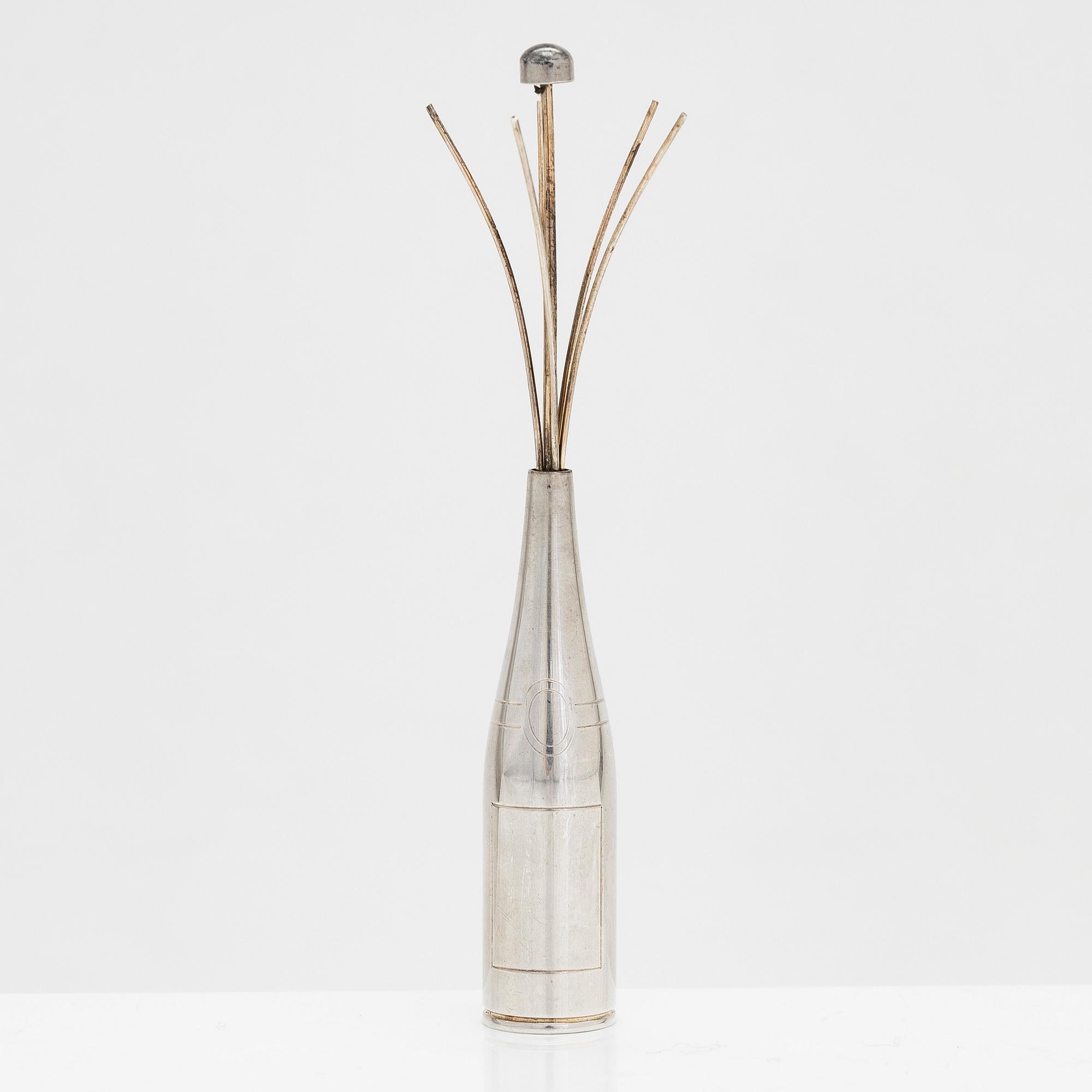 A set of six vodka cups, five napkin rings, a champagne whisk, and a tong, silver, Turku and Hämeenlinna, 1938, 1970.
