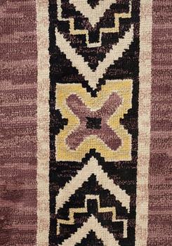 CARPET. Knotted pile (flossa). 835 x 473,5 cm. Sweden 1920's-30's.