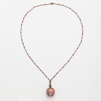 Halsband med klocka, silver och emalj. Tidigt 1900-tal.
