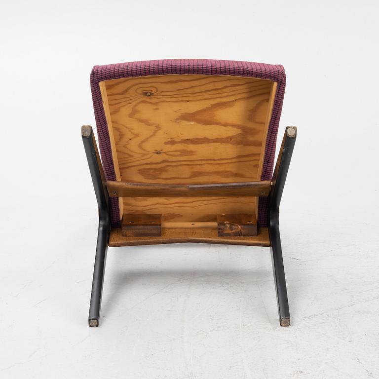 Dining table and four chairs, mid-20th century.