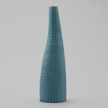 FAT samt VAS, fajans respektive stengods, Stig Lindberg, Gustavsberg, omkring 1900-talets mitt.