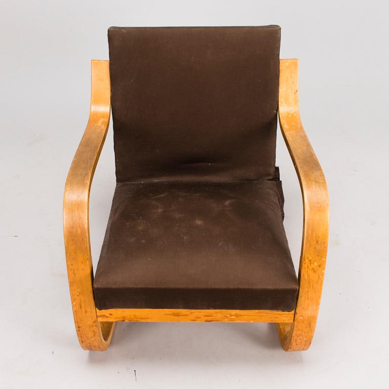 ALVAR AALTO, A late 1940s '34/402' armchair for  O.Y. Huonekalu- ja Rakennustyötehdas A.B. Finland.