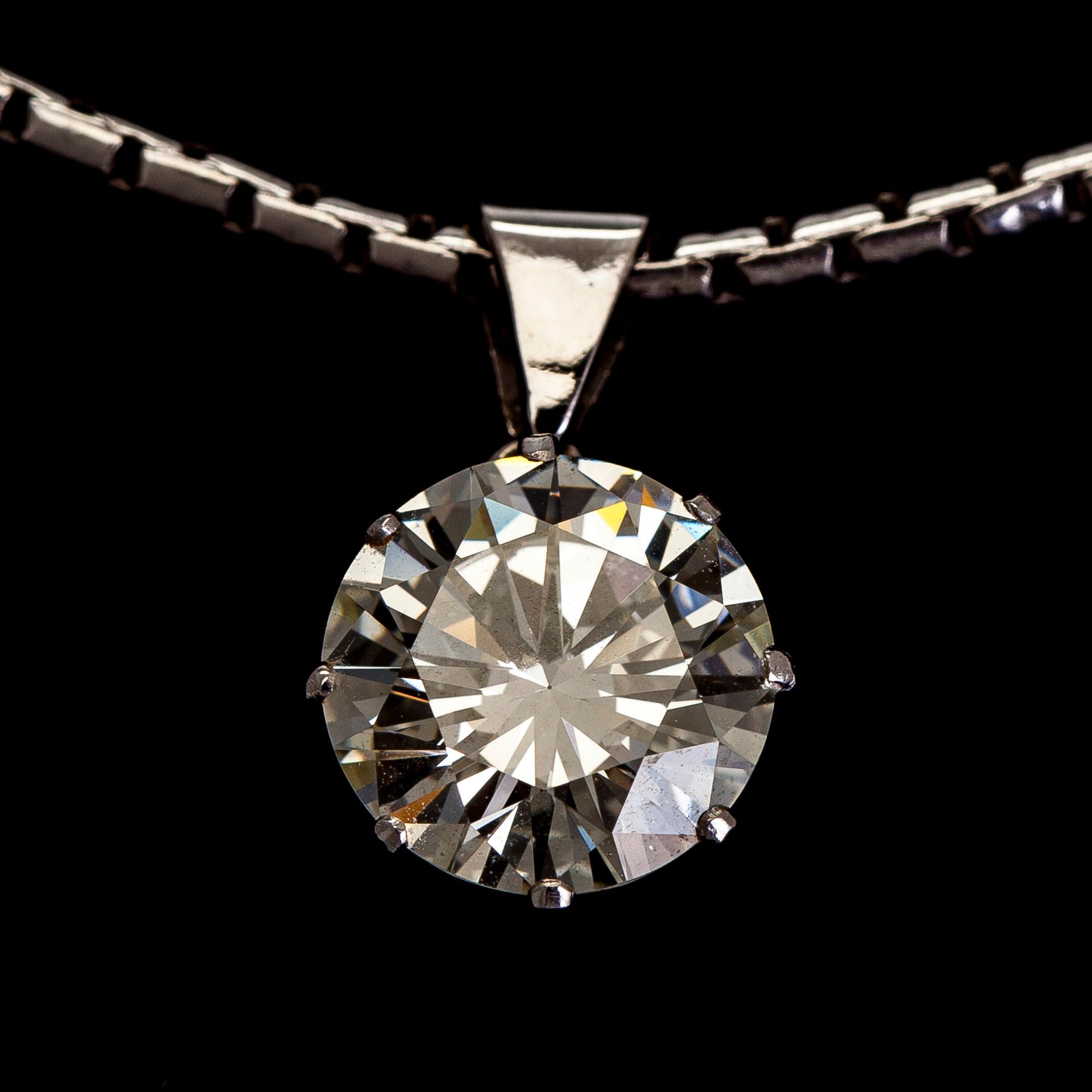 Riipus, briljanttihiottu timantti 3,60 ct, 18K valkokultaa.