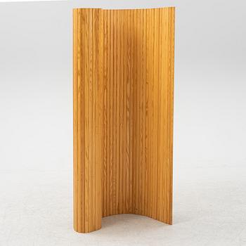 A model 100 screen by Alvar Aalto, Artek, designed 1936.