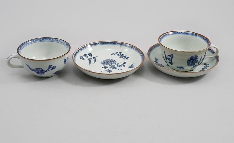 KAFFEKOPPAR med FAT, 12 st, porslin, "Nejlika", ur IKEAS 1700-tals serie, 1990-tal.