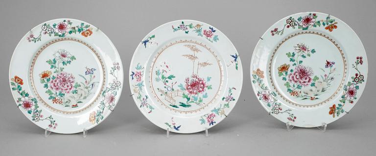 TALLRIKAR, 3st, porslin, Kina, Qianlong 1736-1795.