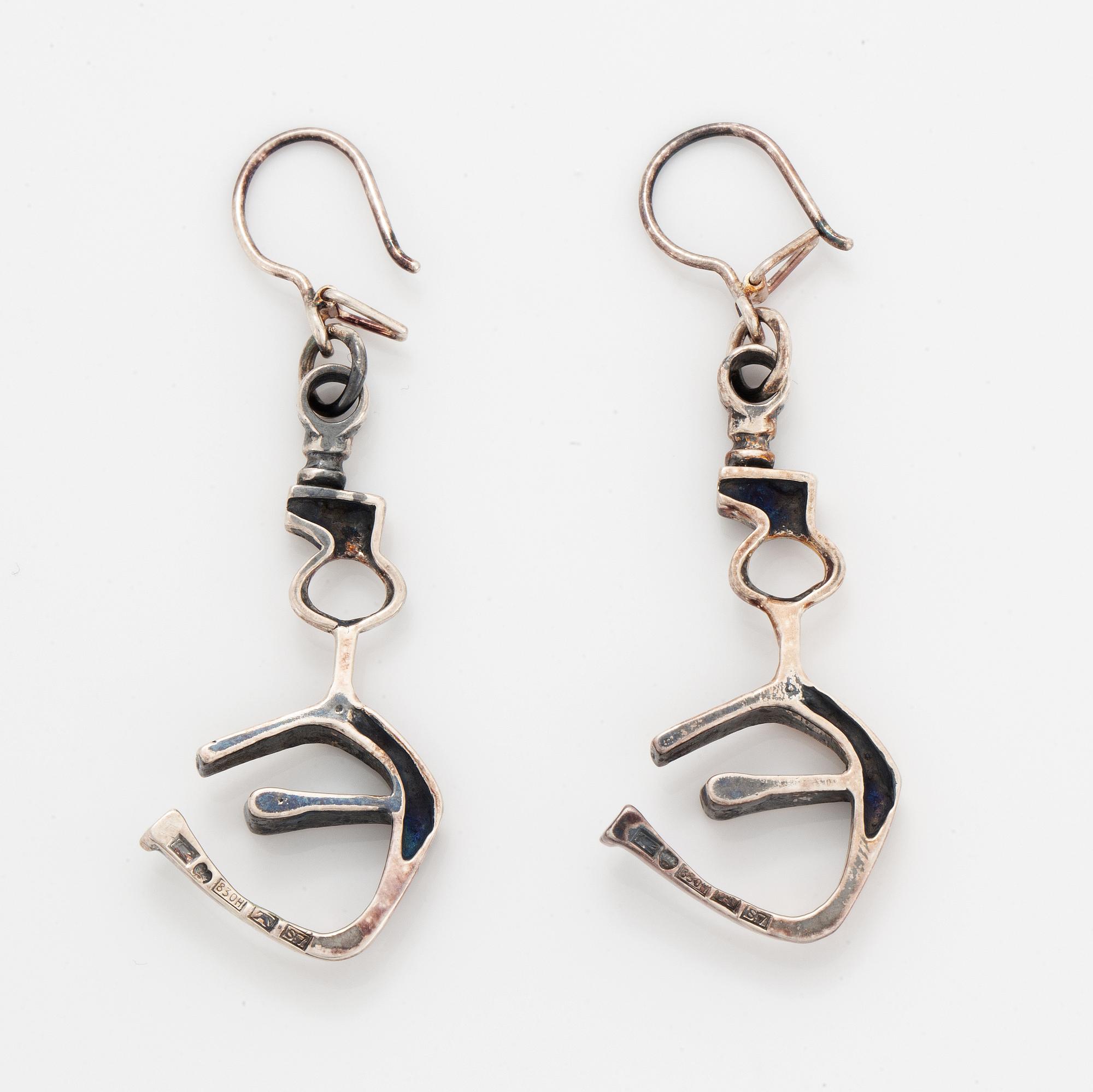 Jorma Laine, ett par örhängen silver.