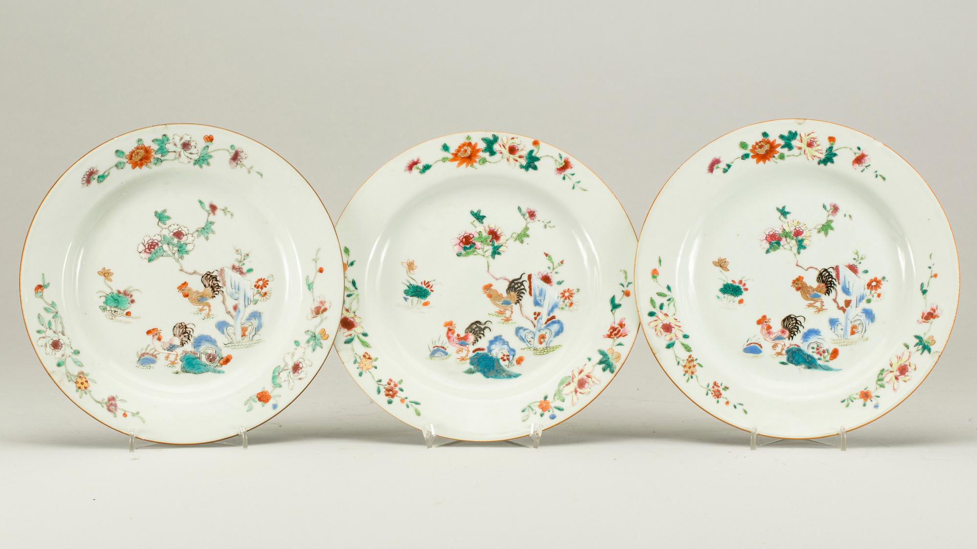 TALLRIKAR, 3 st, porslin, Kina, Qianlong 1736-1795.