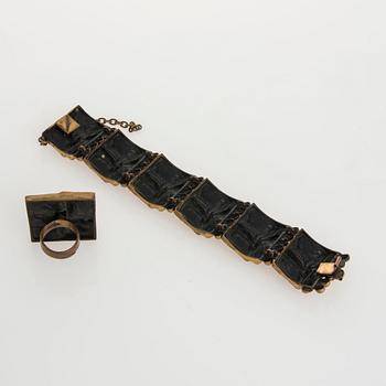 ARMBAND och RING, brons, stämplade Made in Finland. 1970-tal.