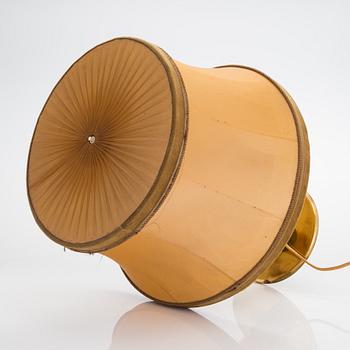 Paavo Tynell, a 1940s '5069' table lamp for Taito.