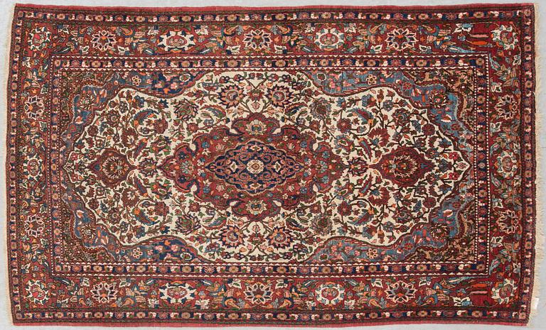 MATTA, semiantik, Isfahan, ca 219 x 136 cm.