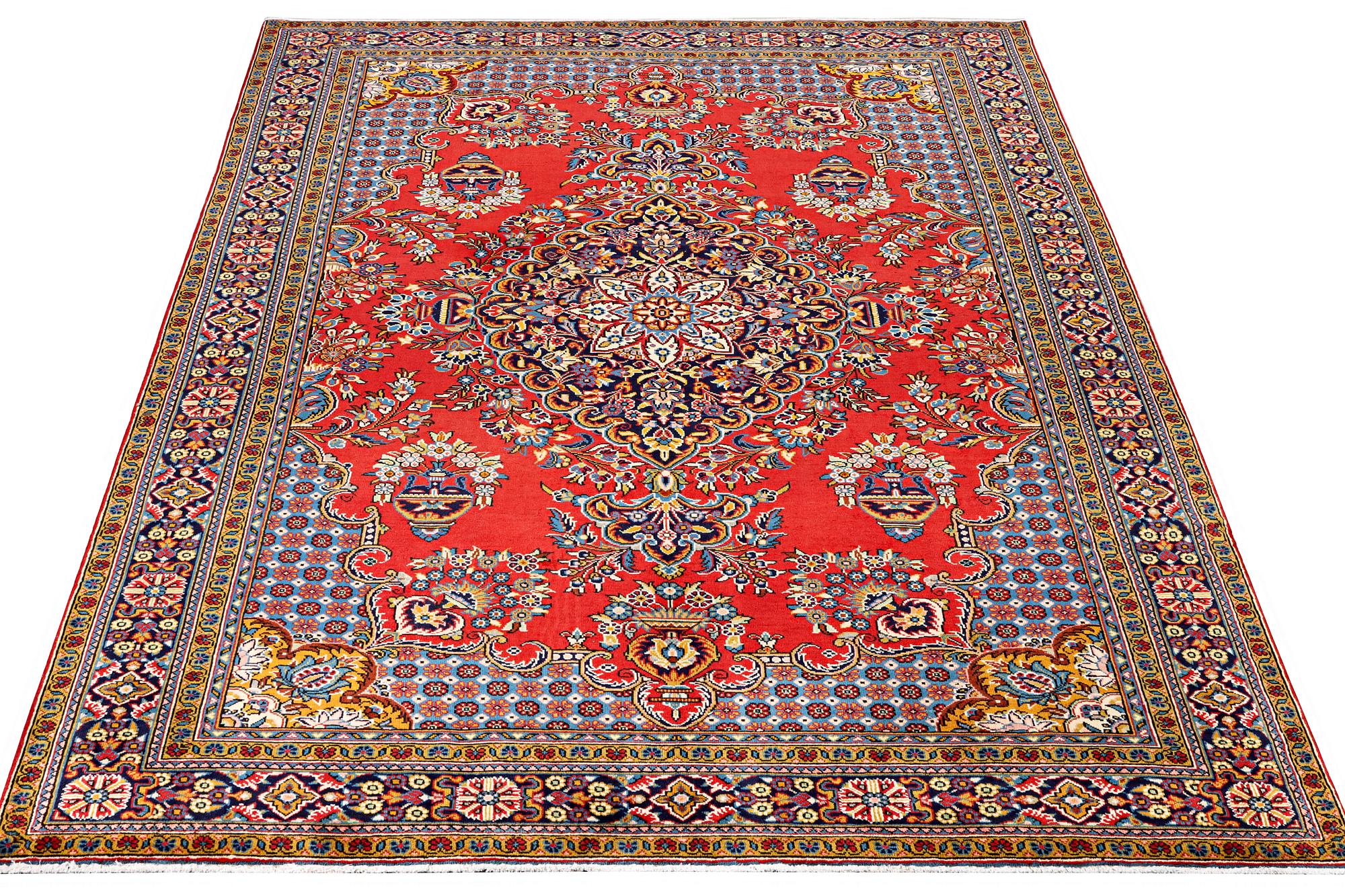 A Golpaygan carpet, c. 320 x 210 cm.