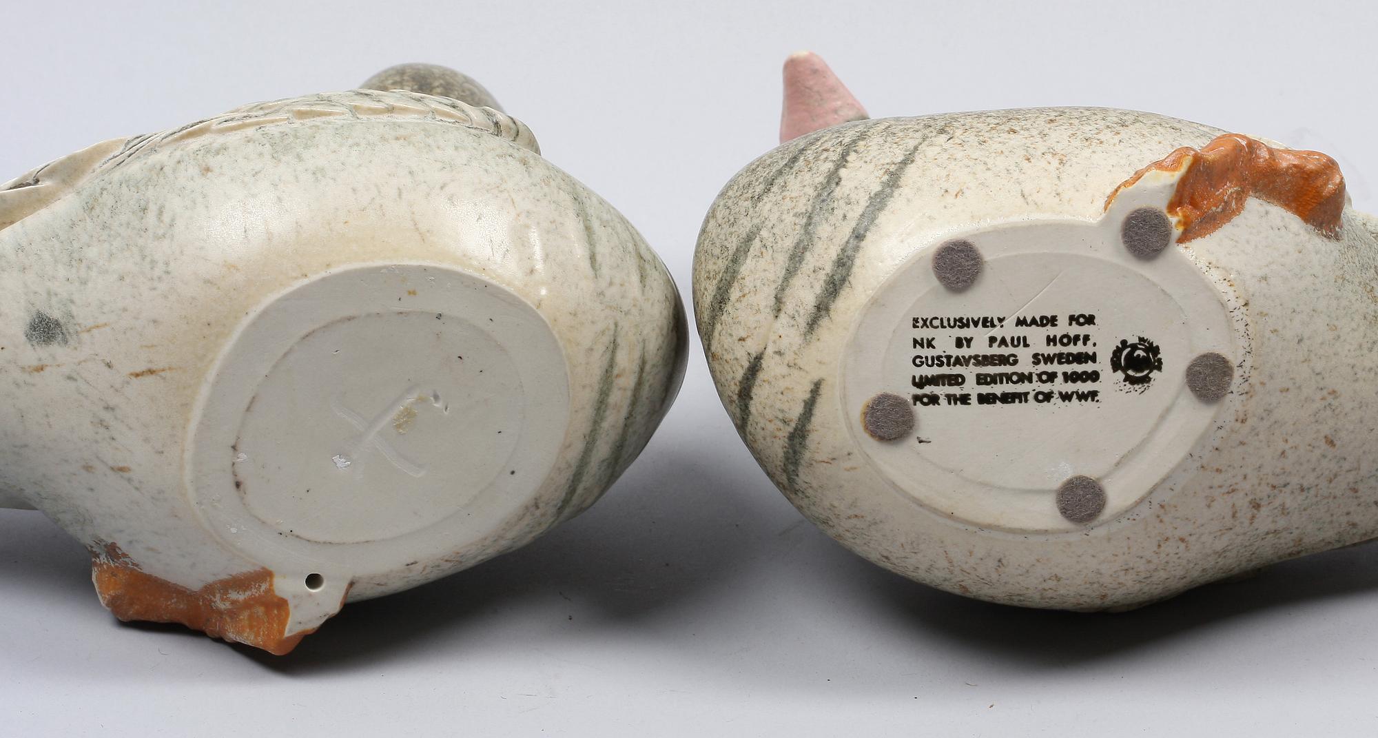FIGURINER, 2 st, stengods. Paul Hoff, Gustavsberg för NK /WWF.