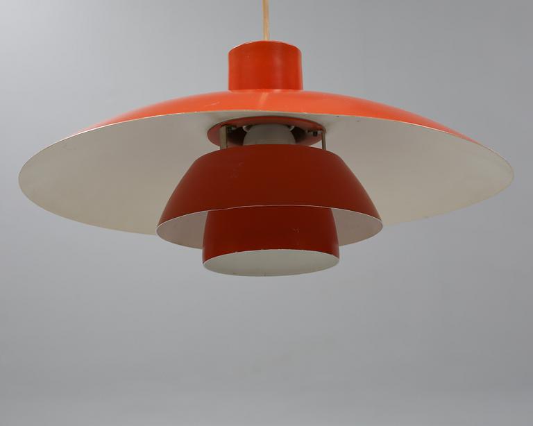 TAKLAMPA, "PH 4/3", Poul Henningsen för Louis Poulsen, Danmark, 1900-talets andra hälft, höjd ca 20 cm.