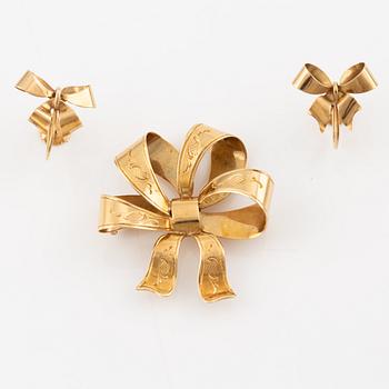 Brooch and a pair of earrings, 18K gold, including Stigbert.