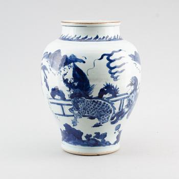 A blue and white Transitional vase, 17th Century.