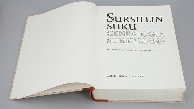 SLÄKTBÖCKER, 2 st, Sursillin suku samt Genealogia Sursilliana. 1960 och 1971.