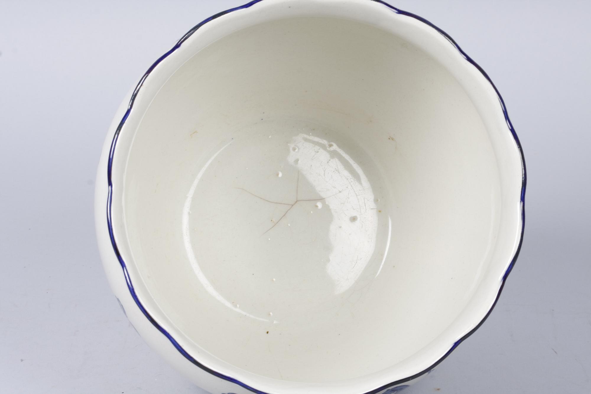 YTTERFODER, flintgods. "Tre Kronor". Rörstrand.