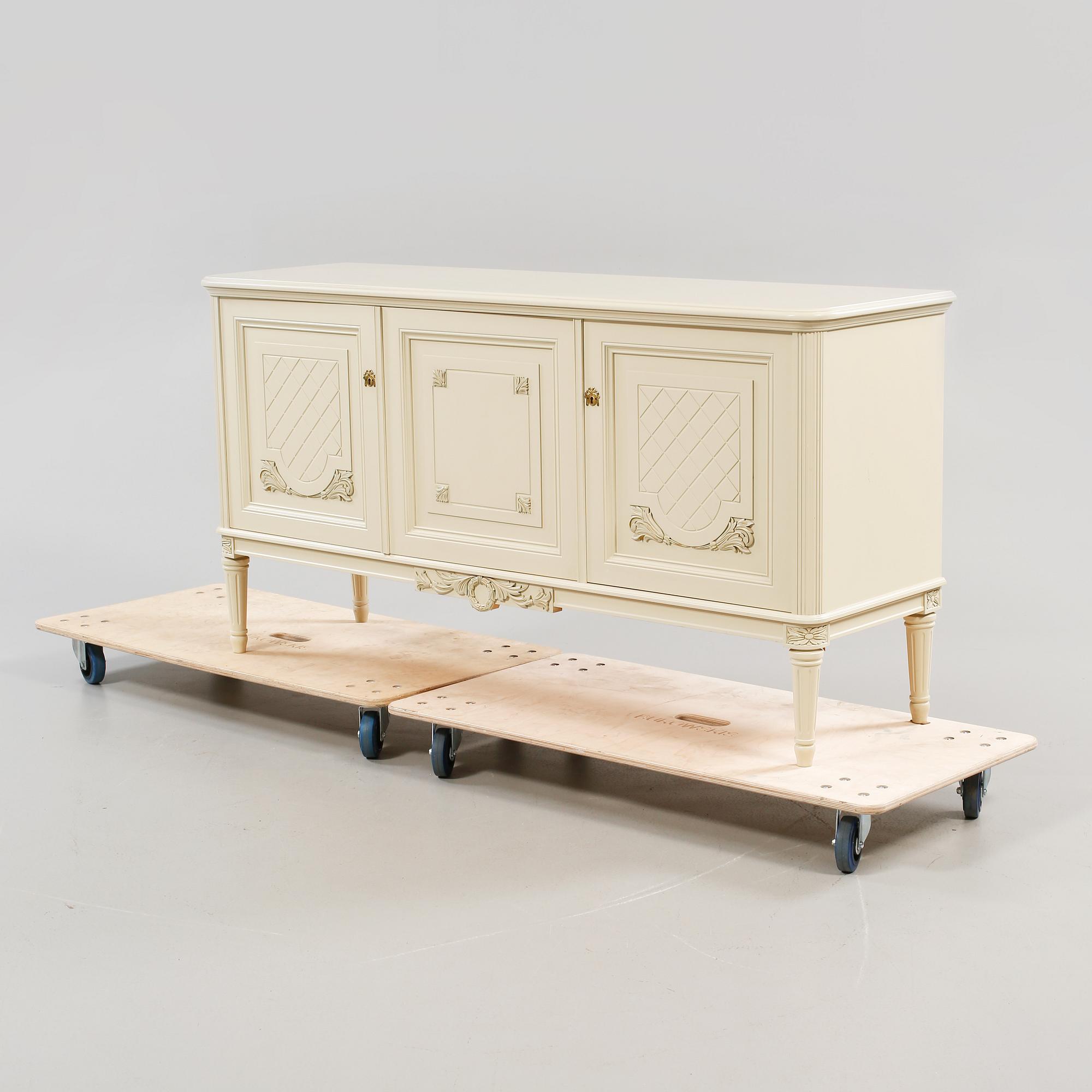 SIDEBOARD, gustaviansk stil, 1900-talets andra hälft.
