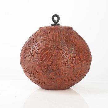 Anja Notini, an urn with cover, own workshop, Saltsjö-Boo.