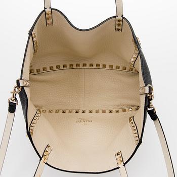 A VALENTINO BAG,  Rockstud reversibel.