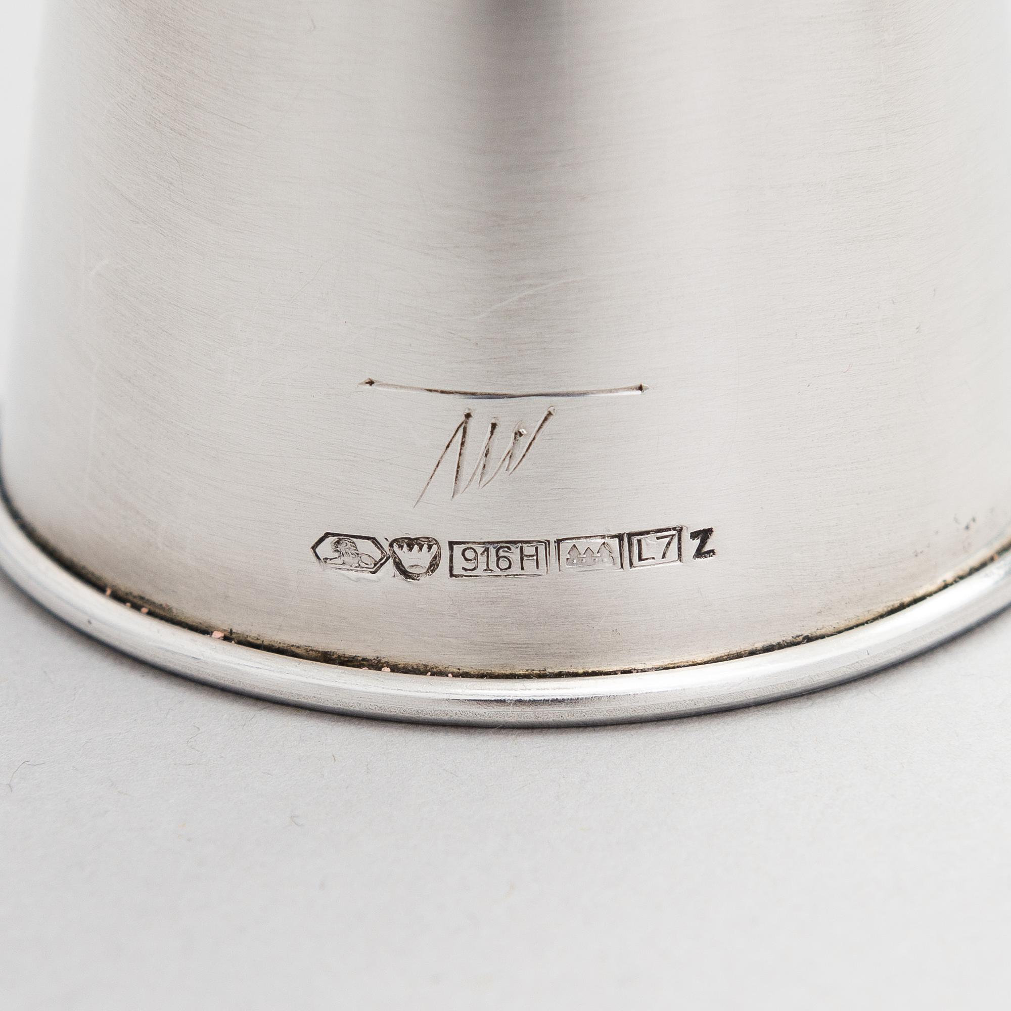 TAPIO WIRKKALA, kynttilänjalkapari, hopeaa, TW 189, leimasigneeratut TW, Kultakeskus, Hämeenlinna 1964. Muotoiltu 1957.